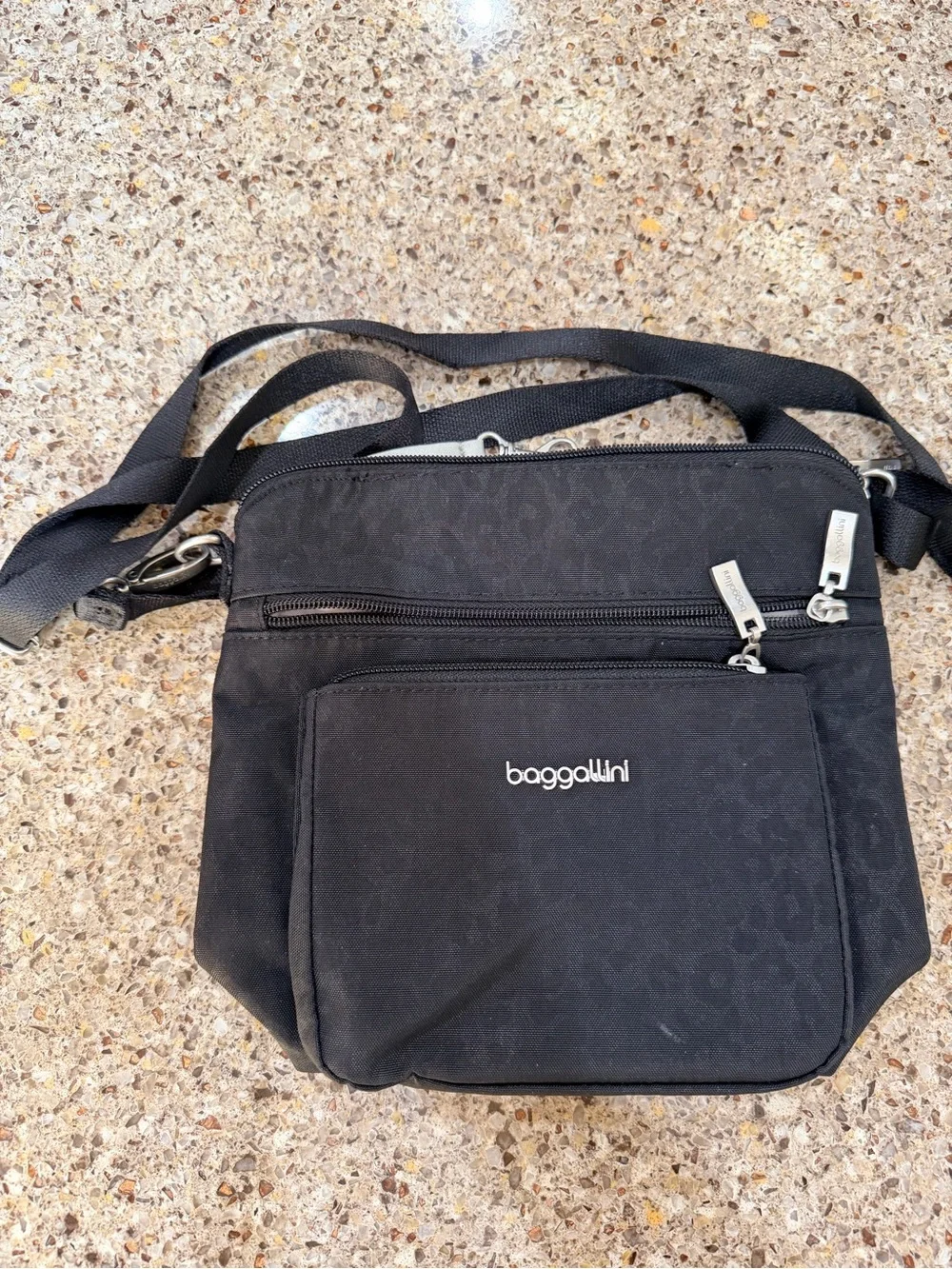Baggallini Black Nylon Crossbody Messenger Bag
